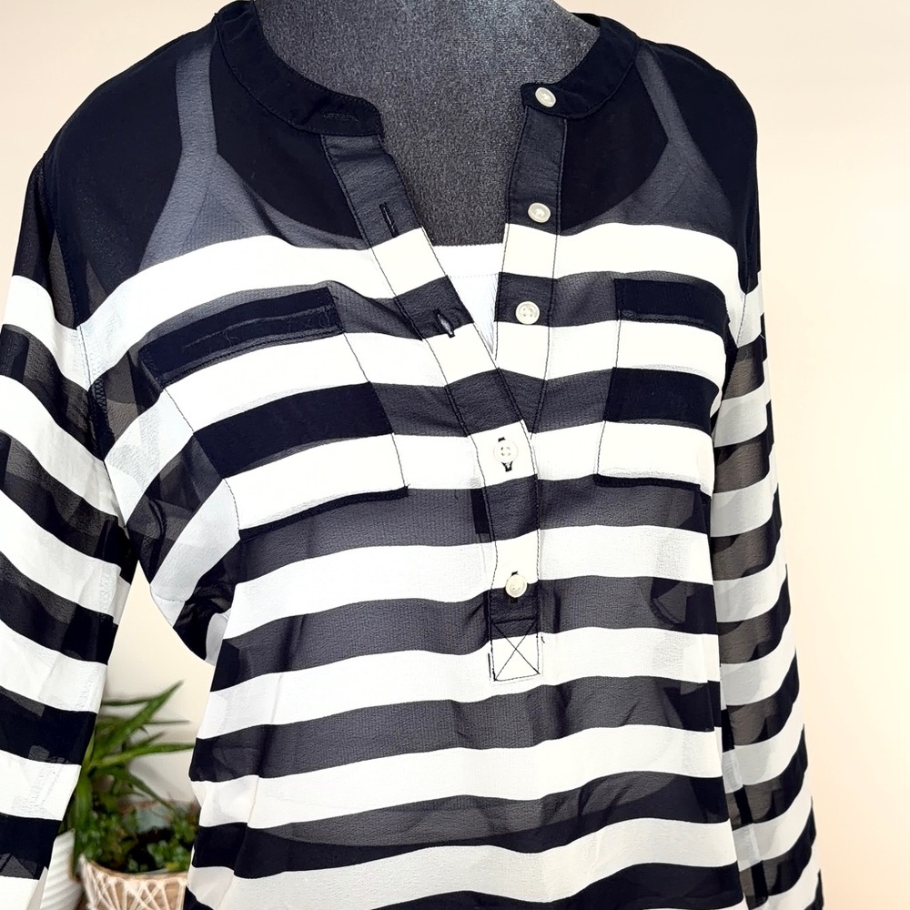 Old Navy navy & white striped sheer top - Size XS (fits oversized)